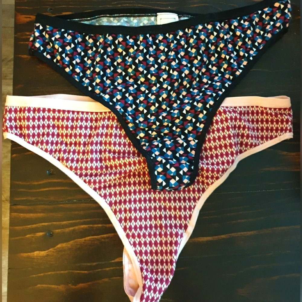 NWOT Déesse Thongs (Penn)
